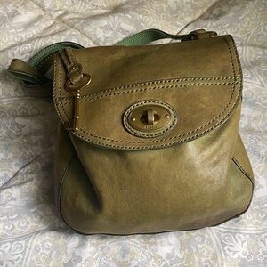 LAST CHANCE BAG‼️FOSSIL “Carson” Flap Organizer Crossbody